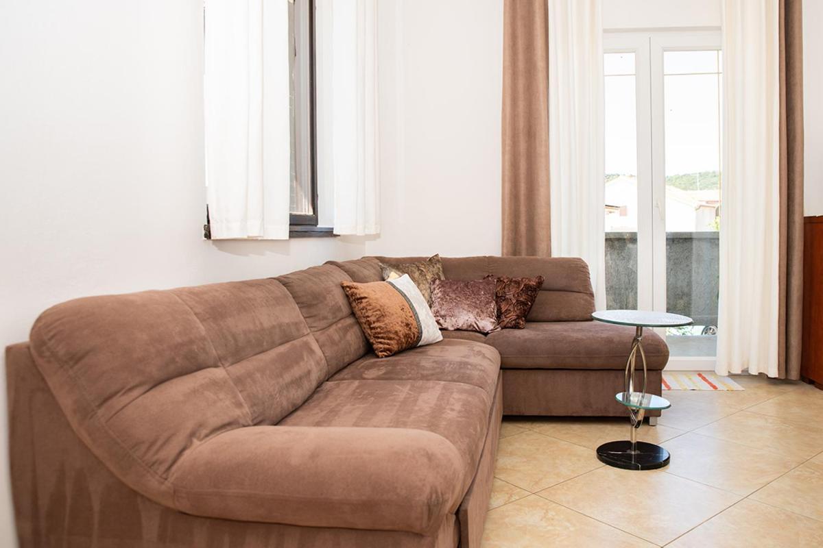 Apartman Mira I Denis Supetarska Draga Esterno foto