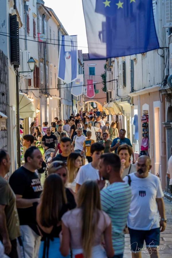 Apartman Mira I Denis Supetarska Draga Esterno foto
